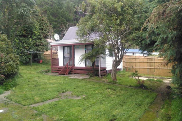 Photo of property in 42 Kamahi Street, Stokes Valley, Lower Hutt, 5019