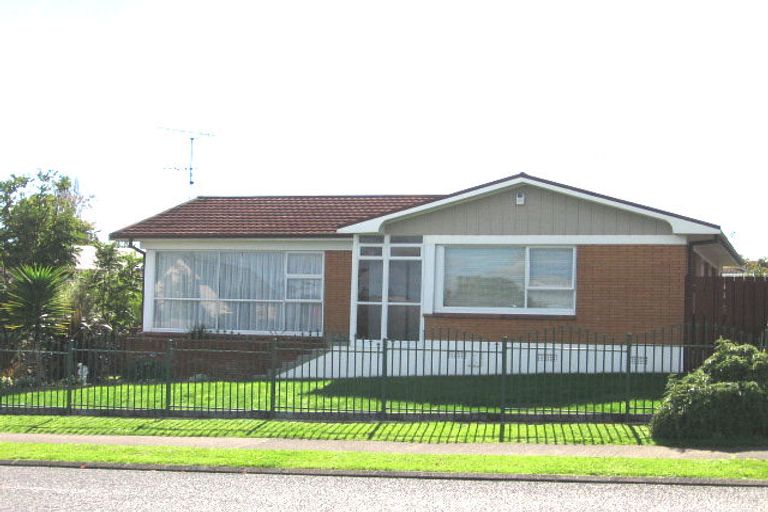 Photo of property in 11 Wells Road, Bucklands Beach, Auckland, 2012