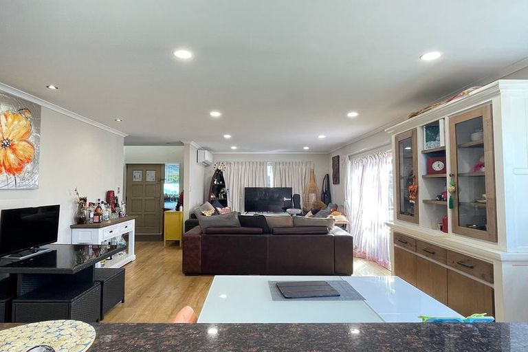 Photo of property in 43 Clover Drive, Henderson, Auckland, 0610