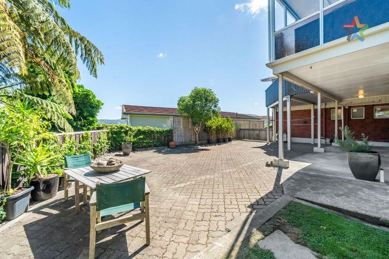 Photo of property in 8 Summit Road, Fairfield, Lower Hutt, 5011