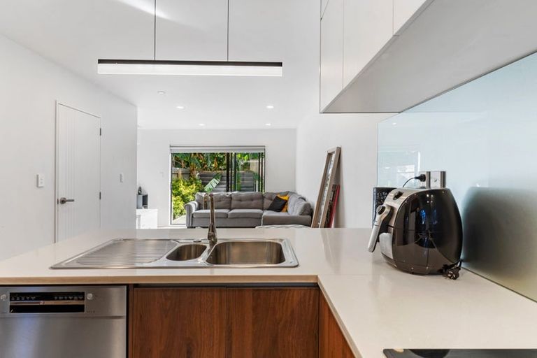 Photo of property in 9/237 Swanson Road, Henderson, Auckland, 0610