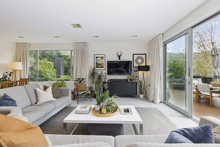 Photo of property in 405b Karori Road, Karori, Wellington, 6012