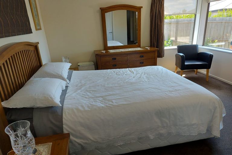 Photo of property in 19 Dunsford Close, Halswell, Christchurch, 8025