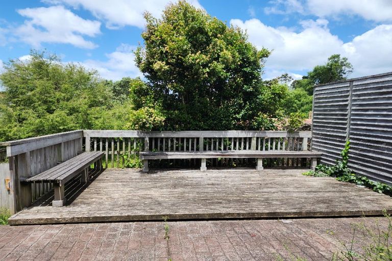 Photo of property in 32 Fruitvale Road, New Lynn, Auckland, 0600