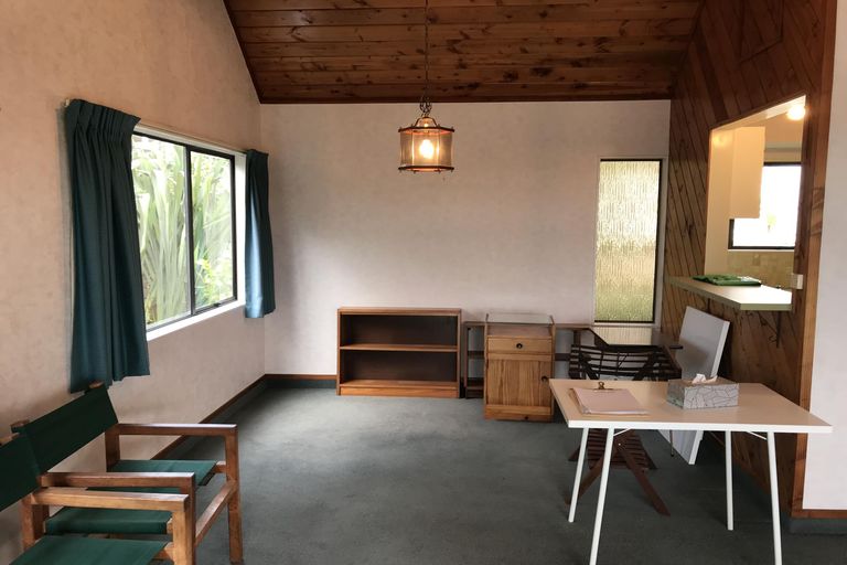 Photo of property in 18a Gledstane Road, Stanmore Bay, Whangaparaoa, 0932