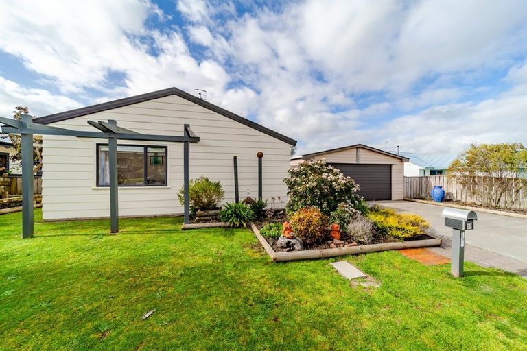 Photo of property in 11 Abbot Avenue, Waipawa, 4210