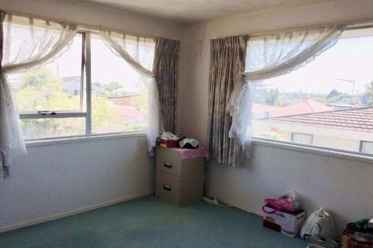 Photo of property in 1/90 Titirangi Road, New Lynn, Auckland, 0600