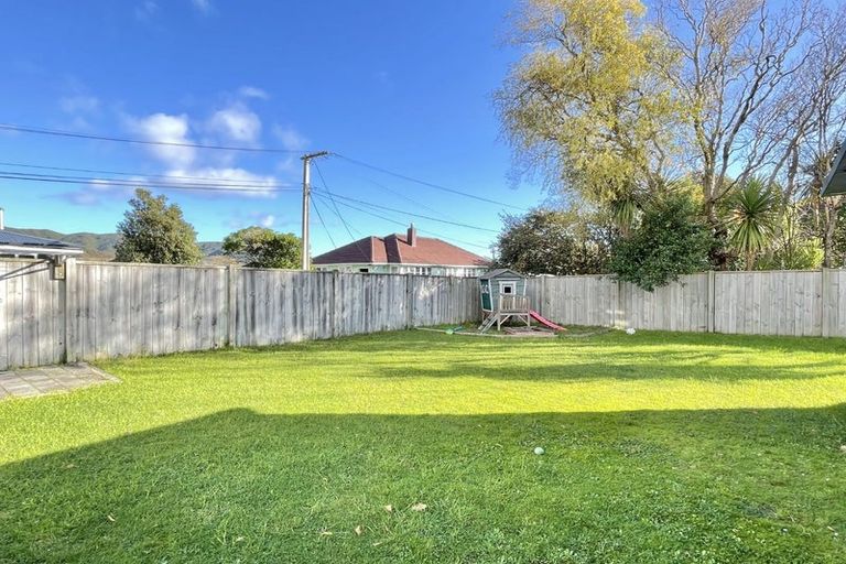 Photo of property in 27 Rimu Street, Naenae, Lower Hutt, 5011
