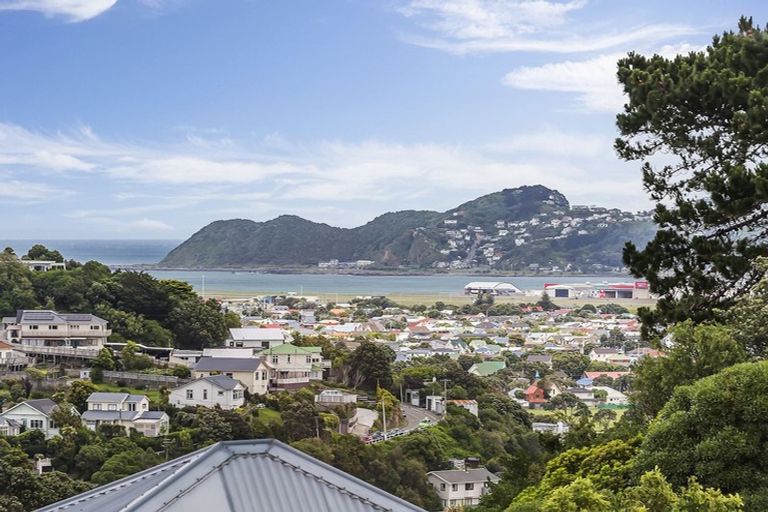 Photo of property in 43a Nevay Road, Miramar, Wellington, 6022