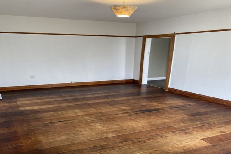 Photo of property in 14 Hawker Street, Mount Victoria, Wellington, 6011