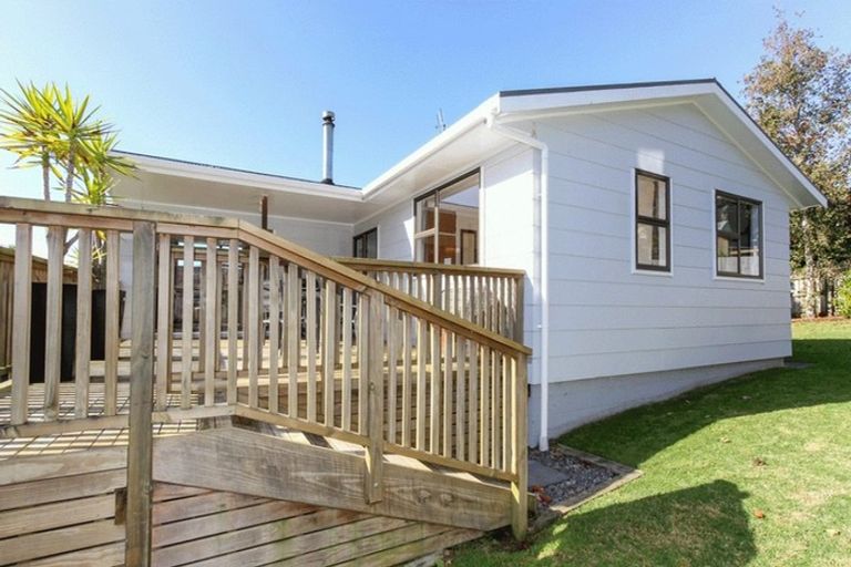 Photo of property in 9 Elgin Grove, Merrilands, New Plymouth, 4312