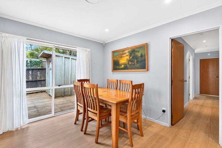 Photo of property in 21a Savoy Road, Glen Eden, Auckland, 0602