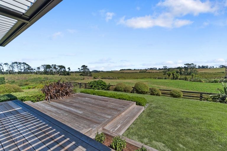 Photo of property in 28 Capriole Crescent, Kingseat, Papakura, 2580