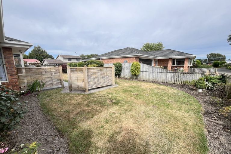 Photo of property in 3/80 Middlepark Road, Sockburn, Christchurch, 8042