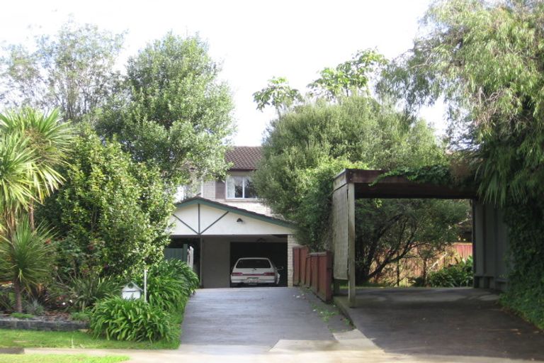 Photo of property in 13 Binda Place, Botany Downs, Auckland, 2010