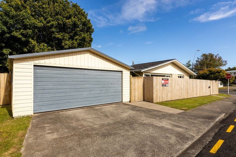 Photo of property in 235 Heta Road, Merrilands, New Plymouth, 4312