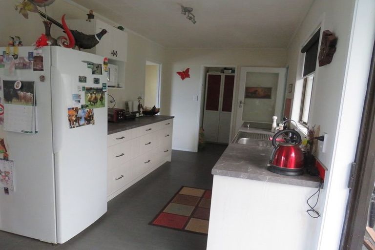 Photo of property in 244 Tinopai Road, Matakohe, 0593