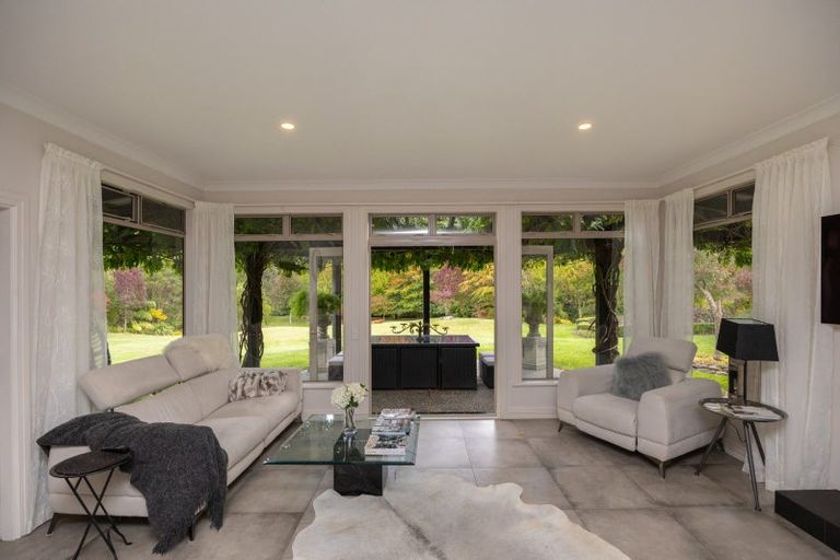 Photo of property in 274 Polson Hill Drive, Aokautere, Palmerston North, 4471