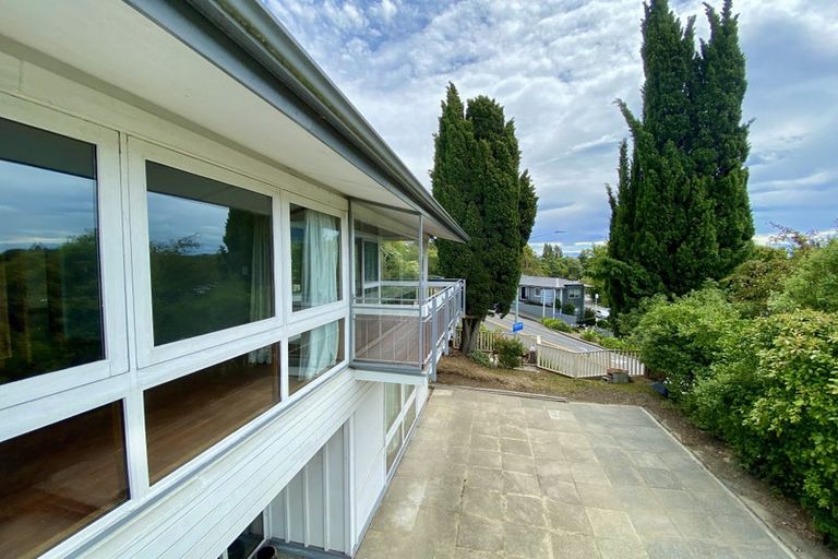 Photo of property in 1 Dyers Pass Road, Cashmere, Christchurch, 8022
