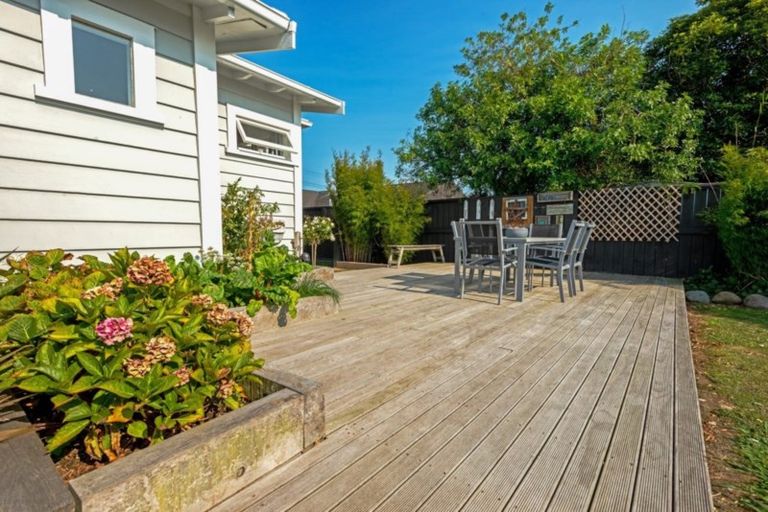 Photo of property in 1 Jones Place, Highbury, Palmerston North, 4412