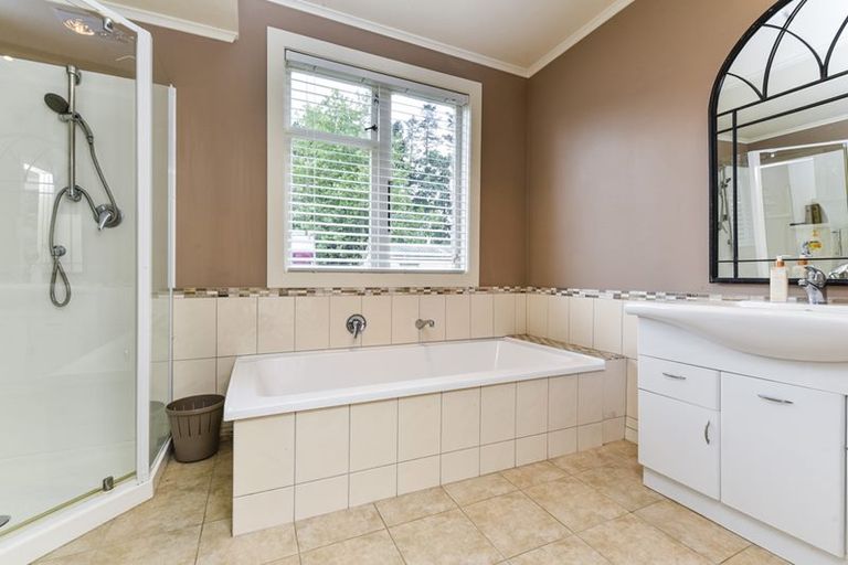 Photo of property in 333 Ararimu Valley Road, Helensville, Waimauku, 0882