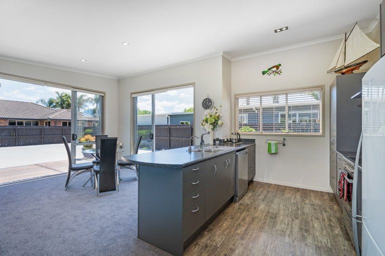 Photo of property in 20b Cholmondeley Crescent, Whitianga, 3510