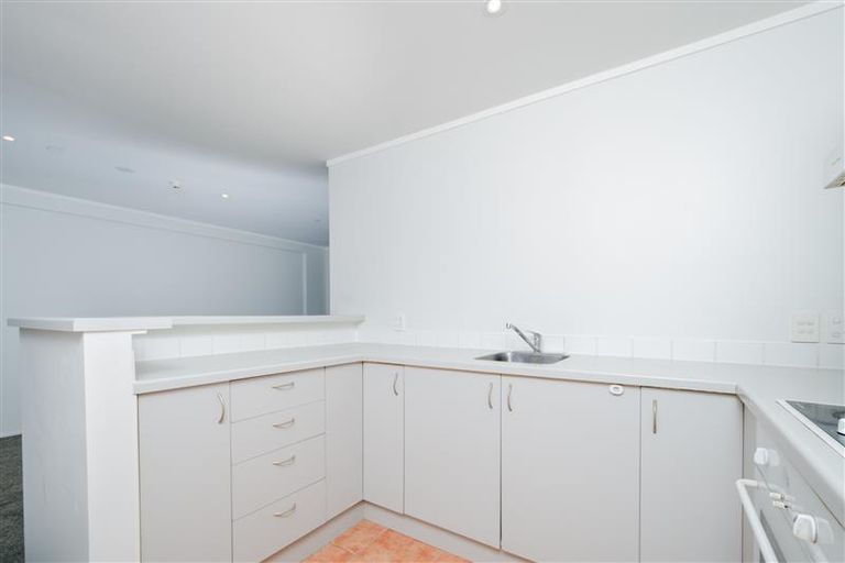 Photo of property in 11a/30 Westward Ho, Glen Eden, Auckland, 0602