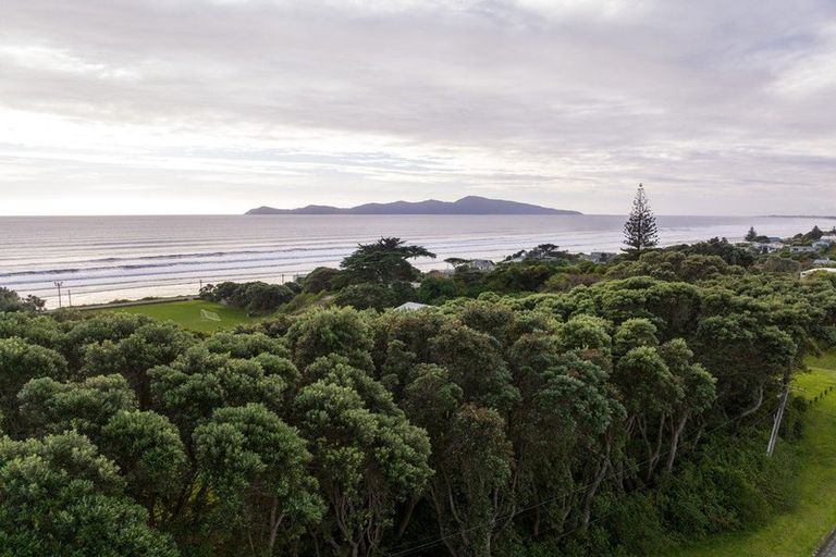 Photo of property in 108 Wellington Road, Paekakariki, 5034