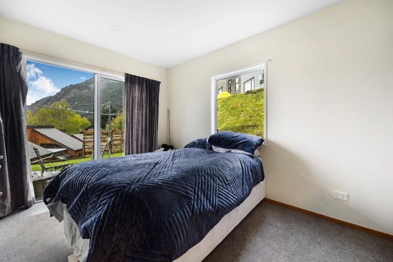 Photo of property in 4b Dart Place, Fernhill, Queenstown, 9300