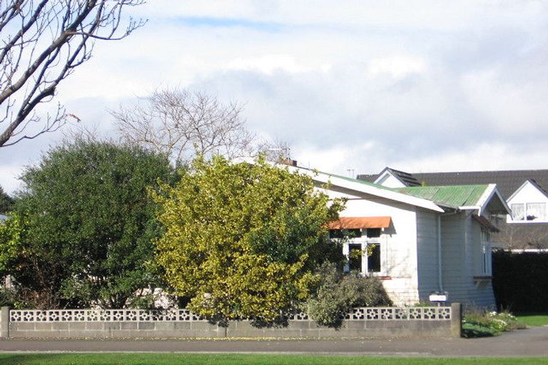 Photo of property in 736 Main Street, Palmerston North, 4414