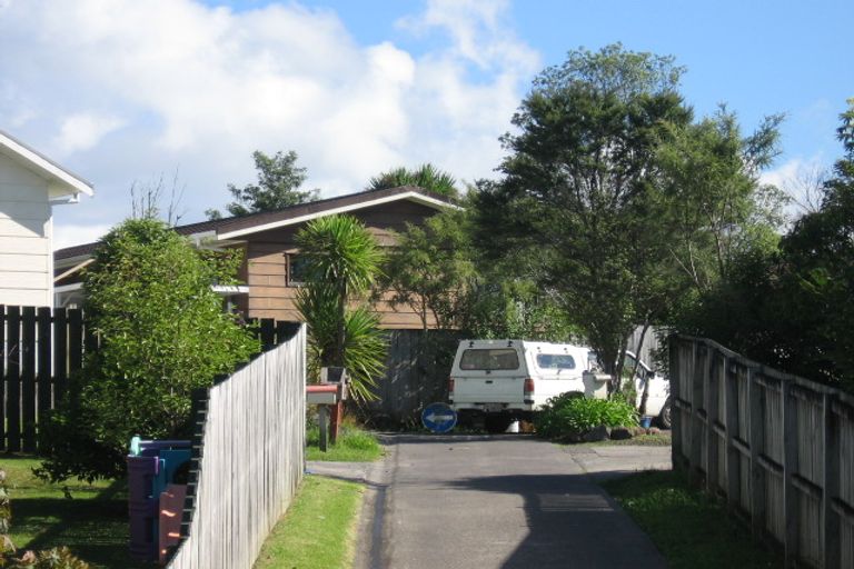 Photo of property in 14 Meadowvale Rise, Titirangi, Auckland, 0604