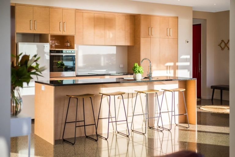 Photo of property in 10 Ihakara Arthur Lane, Aotea, Porirua, 5024