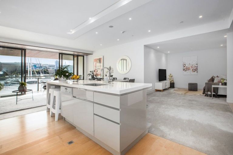 Photo of property in Clyde Quay Wharf, 1/7b Clyde Quay Wharf, Te Aro, Wellington, 6011