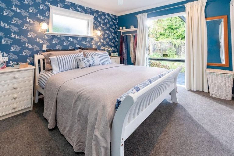 Photo of property in 108 Wellington Road, Paekakariki, 5034