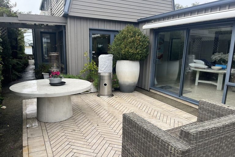 Photo of property in 141 Main Road, Redcliffs, Christchurch, 8081