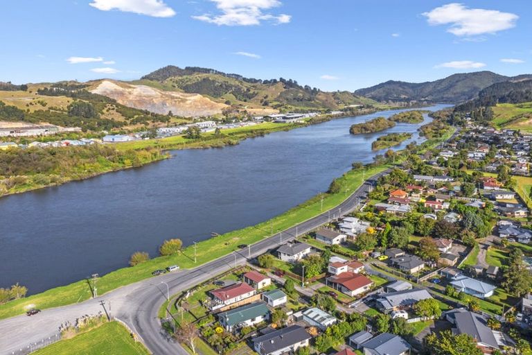 Photo of property in 24 Riverview Road, Huntly, 3700