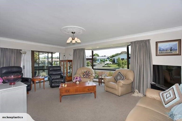 Photo of property in 43 Cedar Crescent, Feilding, 4702