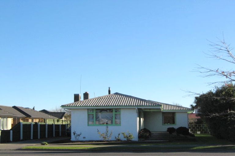 Photo of property in 233 Main North Road, Redwood, Christchurch, 8051