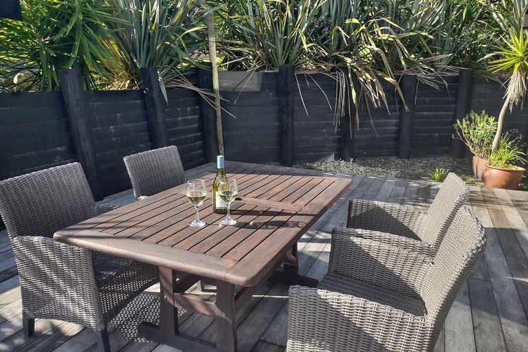 Photo of property in 586a Pataua Road South, Pataua South, Onerahi, 0192