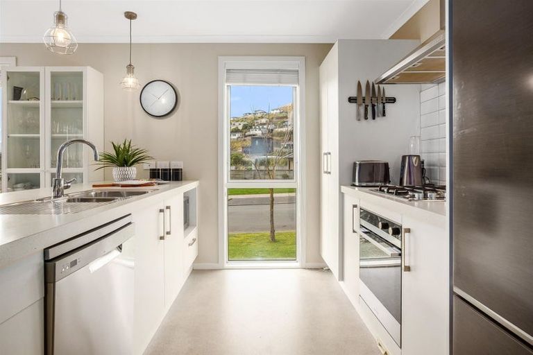 Photo of property in 11 Banks Boulevard, Whitby, Porirua, 5024