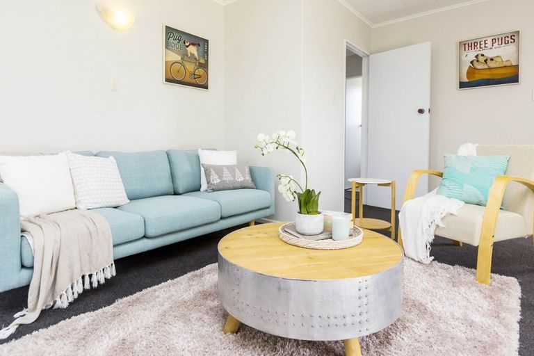 Photo of property in 1/21 Roband Crescent, Brown Owl, Upper Hutt, 5018