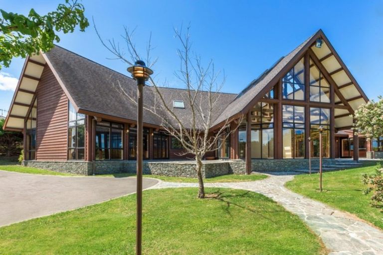 Photo of property in 132 Milne Drive, Paraparaumu, 5032