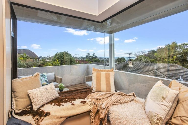 Photo of property in 92b Sandspit Road, Shelly Park, Auckland, 2014