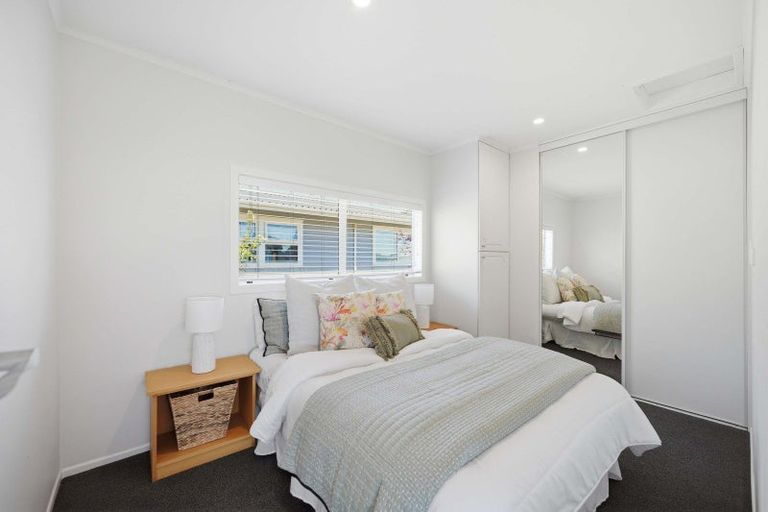Photo of property in 1/22 Rothesay Bay Road, Rothesay Bay, Auckland, 0630