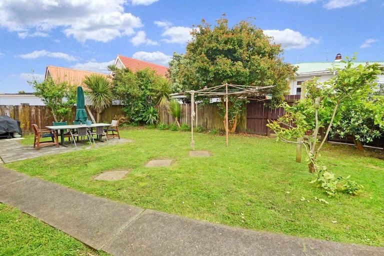 Photo of property in 2/8 Esmonde Road, Takapuna, Auckland, 0622