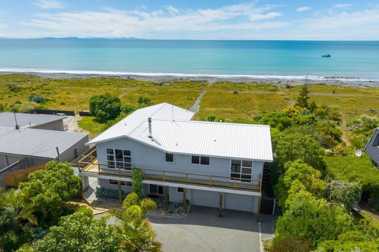 Photo of property in 120 Rarangi Beach Road, Rarangi, Blenheim, 7273