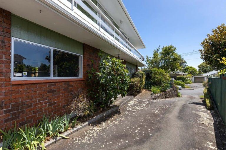 Photo of property in 4 Shortland Street, Lower Vogeltown, New Plymouth, 4310