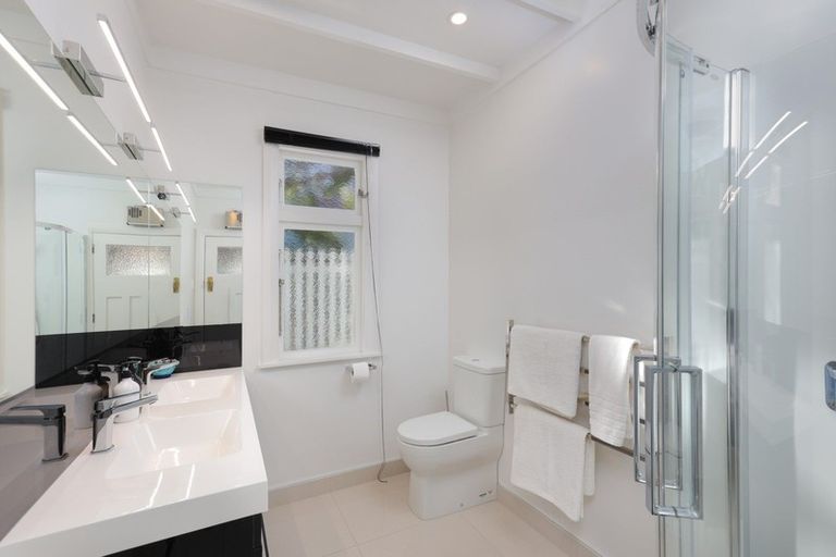 Photo of property in 11 Brougham Street, Nelson South, Nelson, 7010