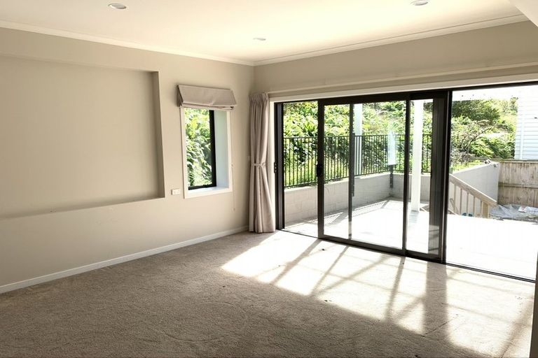 Photo of property in 11 Shelby Place, Long Bay, Auckland, 0630