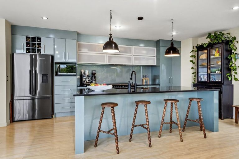 Photo of property in 42 Bayview Road, Browns Bay, Auckland, 0630